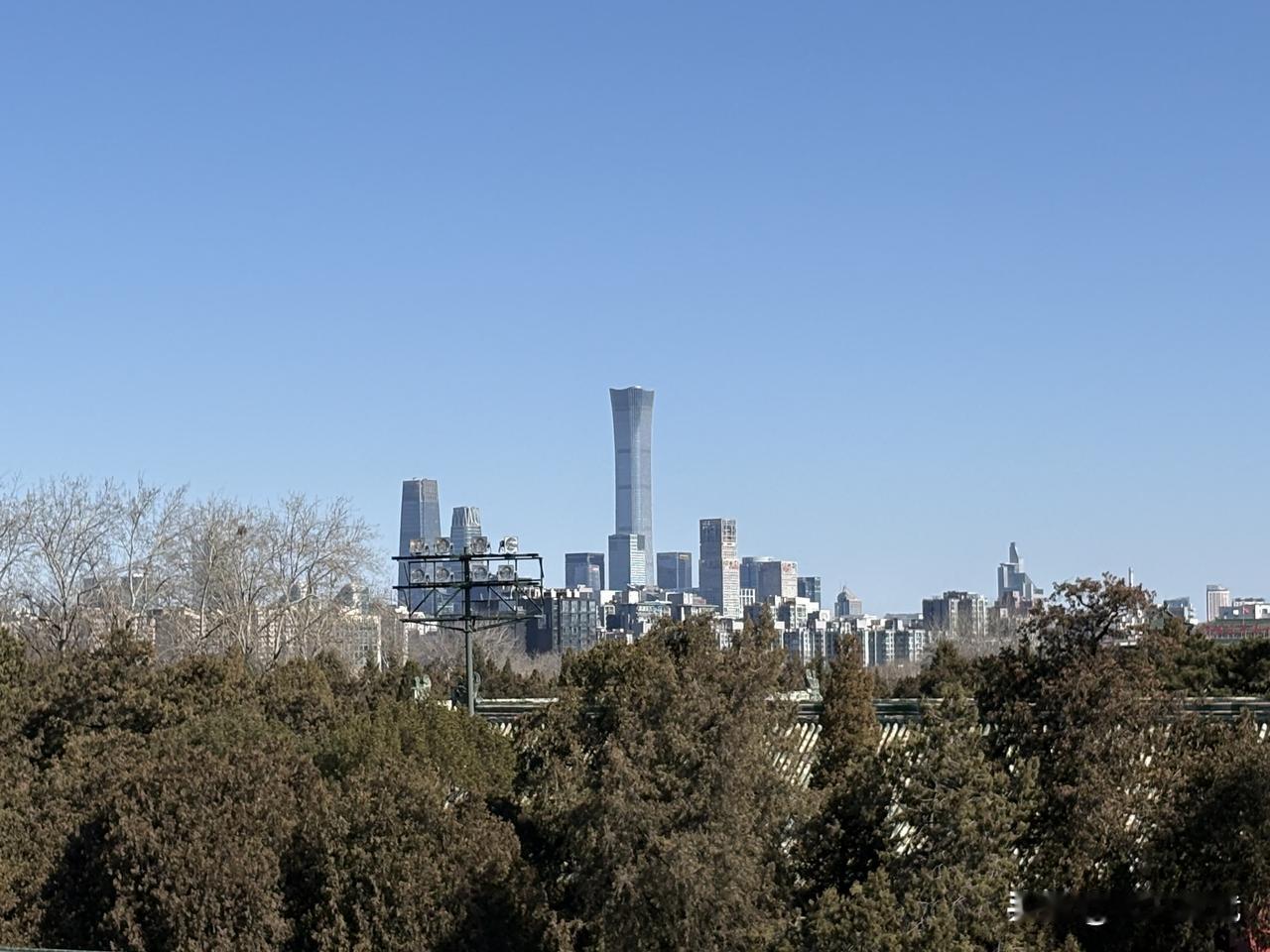 春节来北京呆了5天，我不得不承认，论居住环境、城市干净整洁程度、城市的精致、空气