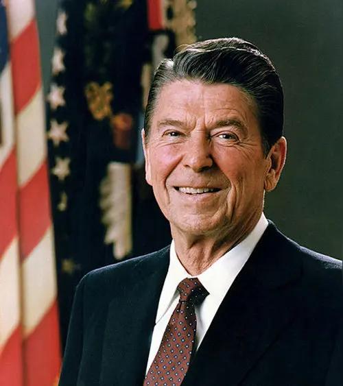 ♦里根笑论共和党的主张美国总统里根属于共和党，他幽默风趣，讲了一个通俗易懂的笑