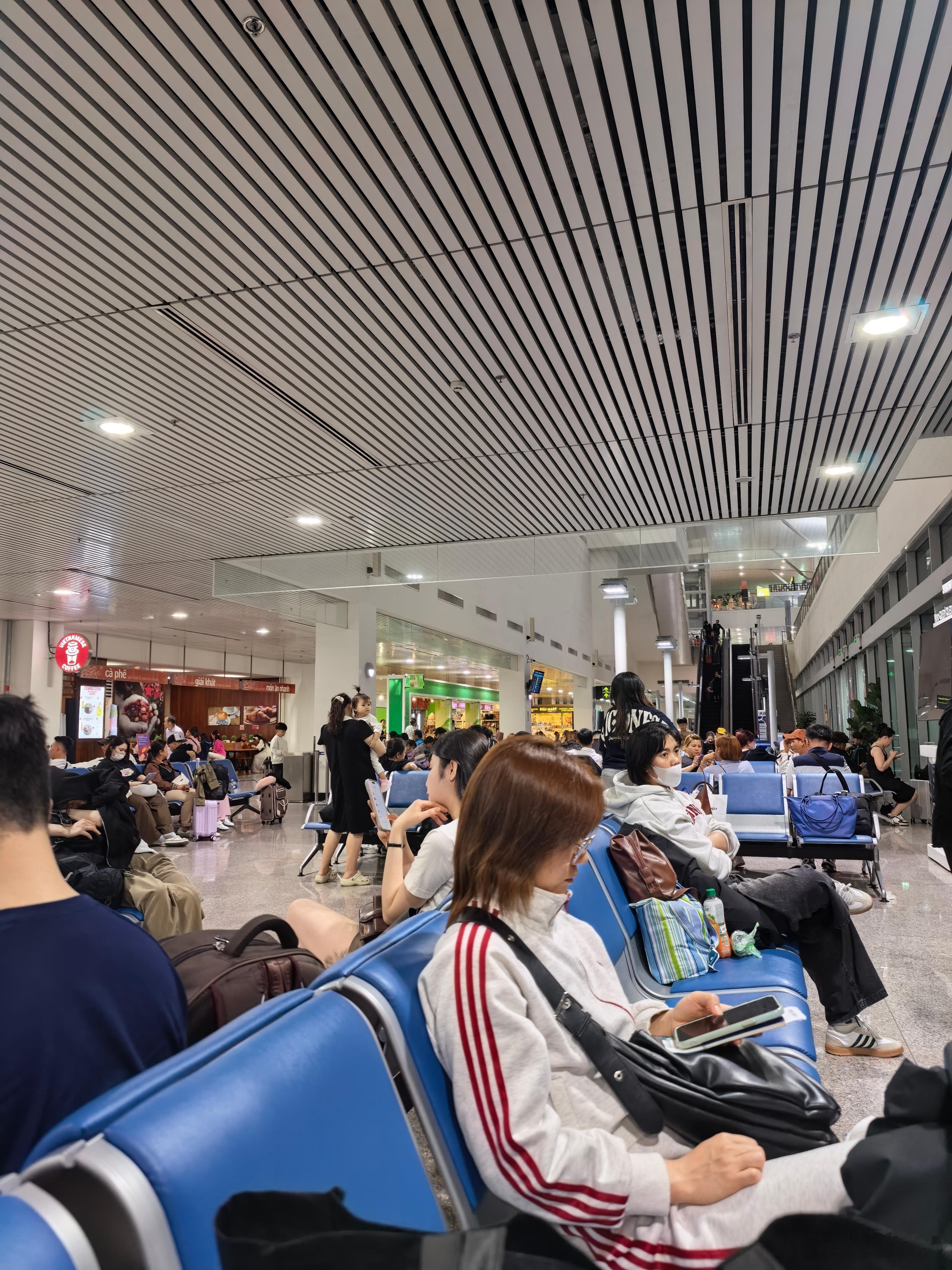 我妈打电话说凌晨三点梦见公主大人打电话说：“姥姥我作业还没写完，正在写作业呢。”