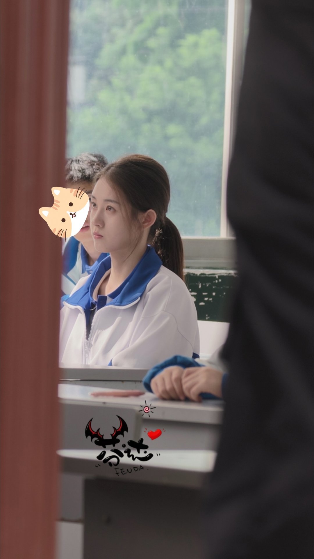 #郭宇欣#[滑稽笑]#向全世界安利郭宇欣#上课上累了咱就歇一会儿嗷，咱家养你还是养得起的，开心最重要