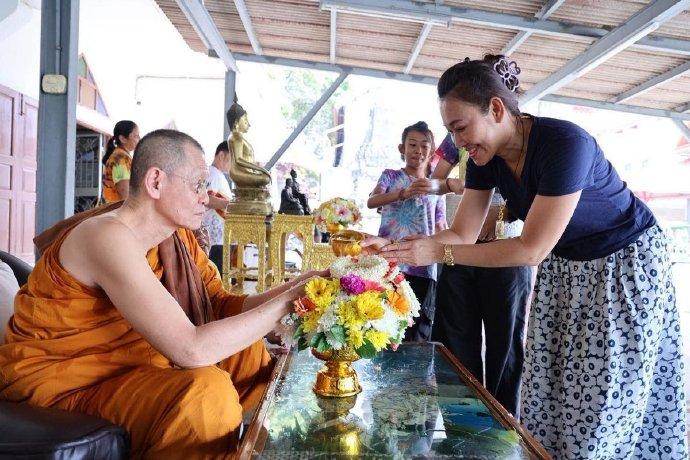 🔻女方全名为ปุณยวีร์รุ่งเรือง（Punyavee/Pu