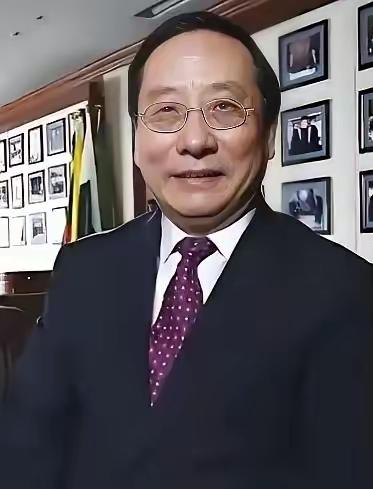 注意看！龙国教授使出的'杀手锏’让整个演播厅倒吸凉气美国学者坐得笔直