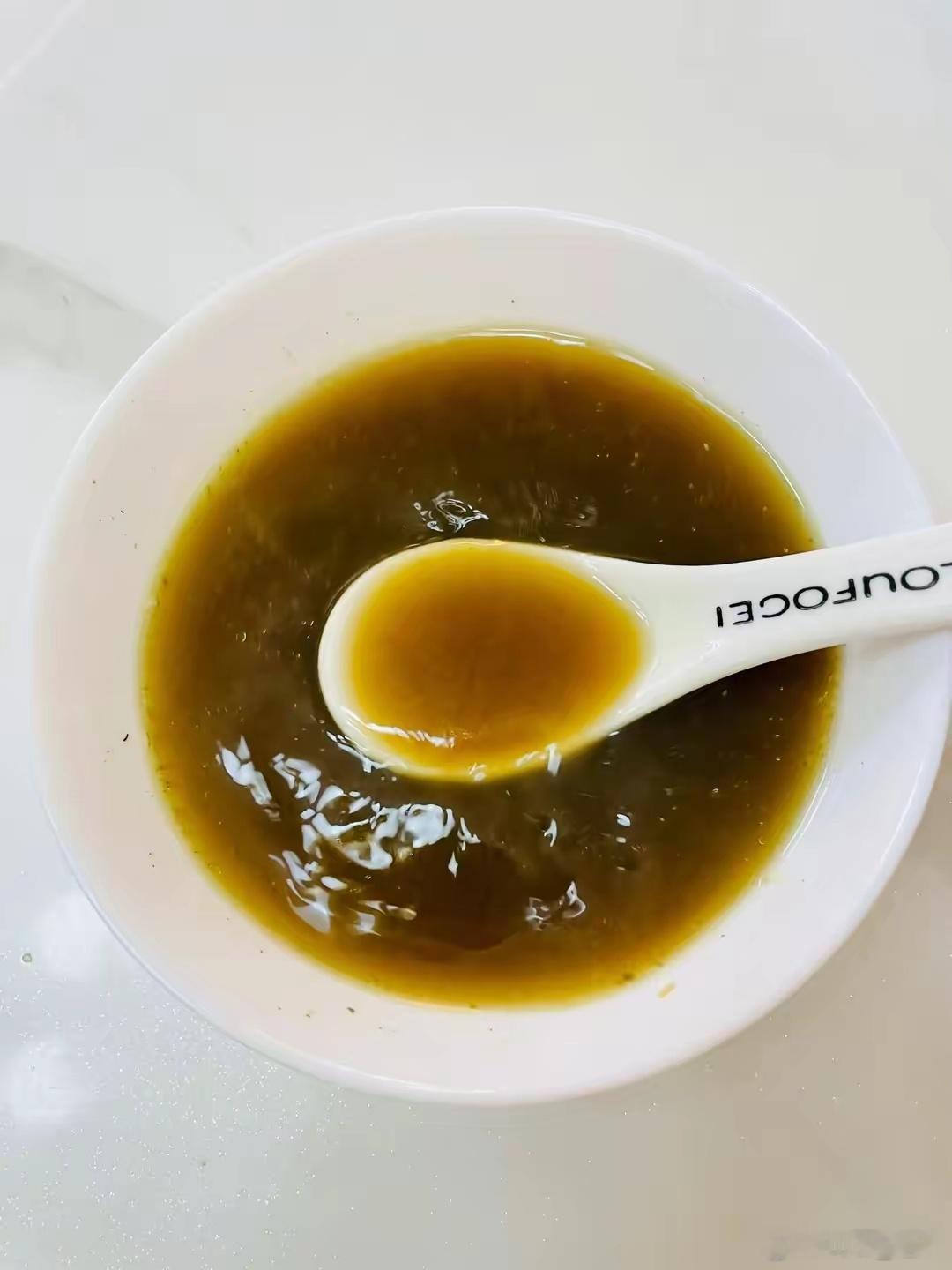 毒五月必喝！这锅汤帮肝胆「洗个澡」，黄气湿热全喝走～小时候每到五月，外婆总说“五
