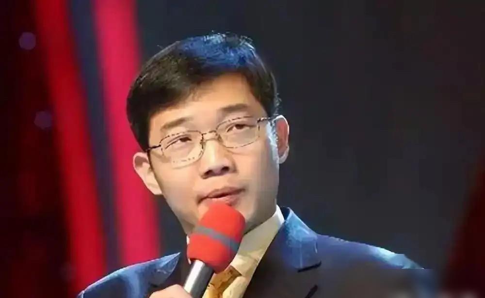 奇志和大兵拆伙22年了，现在境况差挺多。当年他俩火遍南北的时候，没人不夸大兵