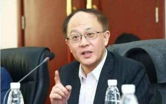 中美“差距”究竟在哪？邱震海曾语出惊人：“中国辛辛苦苦在14亿人中培养人才，老美