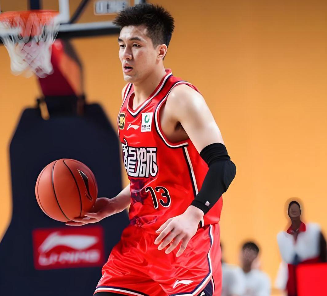 郭艾伦：小时候，我没有一个真正的指引人，导致走了很多弯路……千呼万唤，广州队后