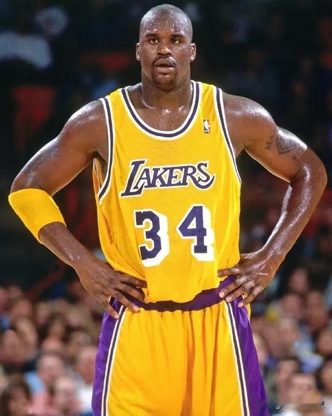 2000年总决赛奥尼尔究竟有多强！说他是NBA历史最强统治力中锋不过分吧？
