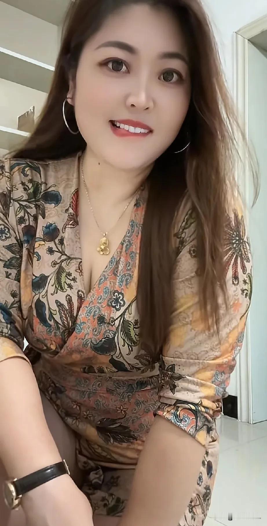 撑起一个家的到底是男人还是女人其实撑起一个家的不是男人而是女人有人会说