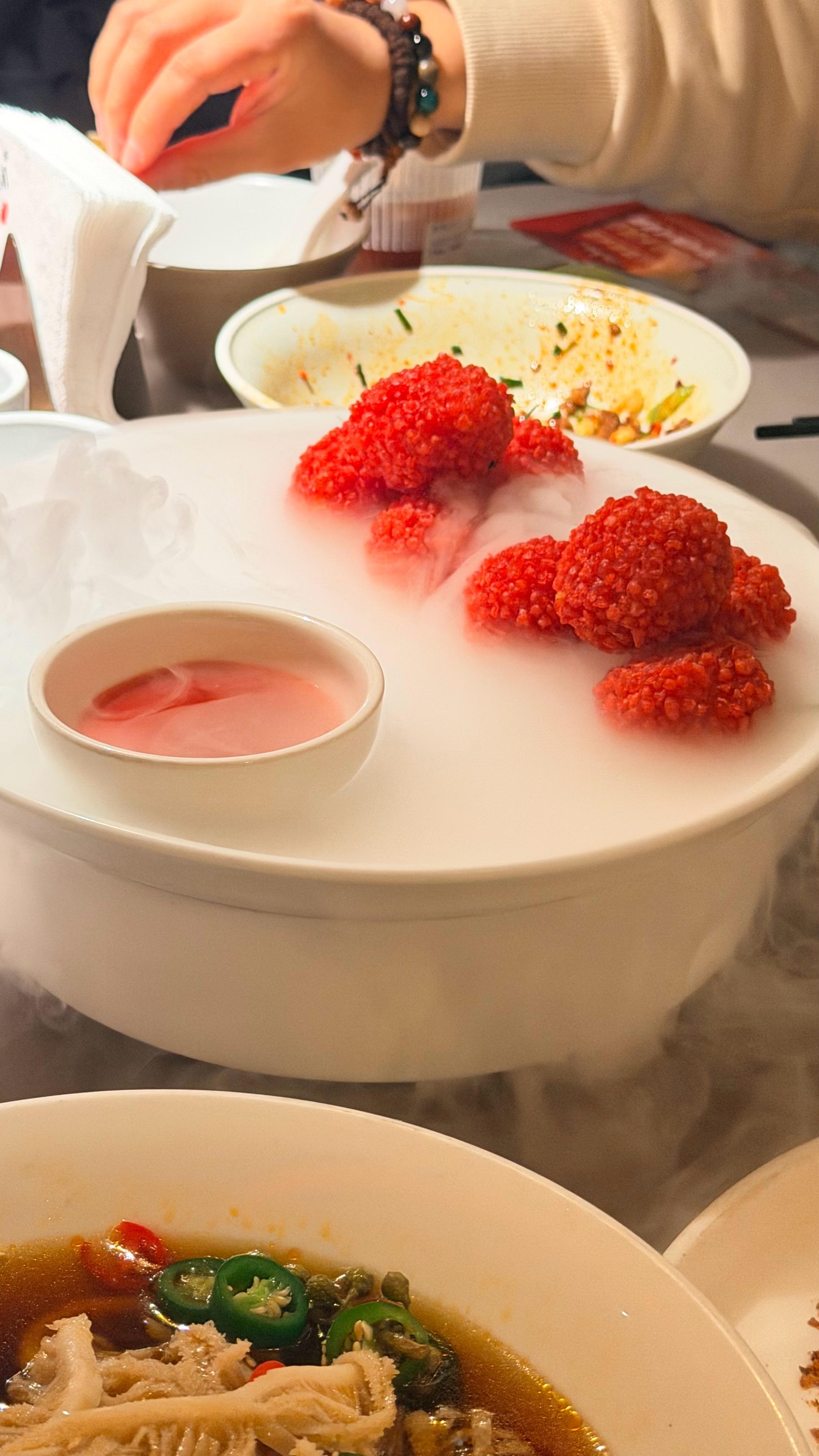 今天也是吃的陕西菜的一天啊哈哈哈哈😂