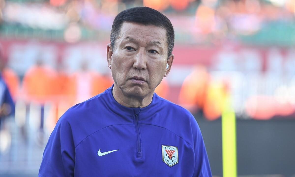 山东泰山旧将戴琳在直播时，为崔康熙鸣不平了。他表示崔康熙来山东泰山之前，球队已经