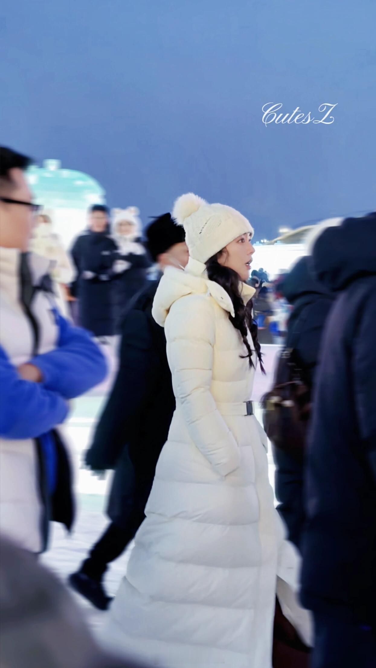 冰雪大世界偶遇马思纯网友冰雪大世界偶遇马思纯完全冰雪女神来的