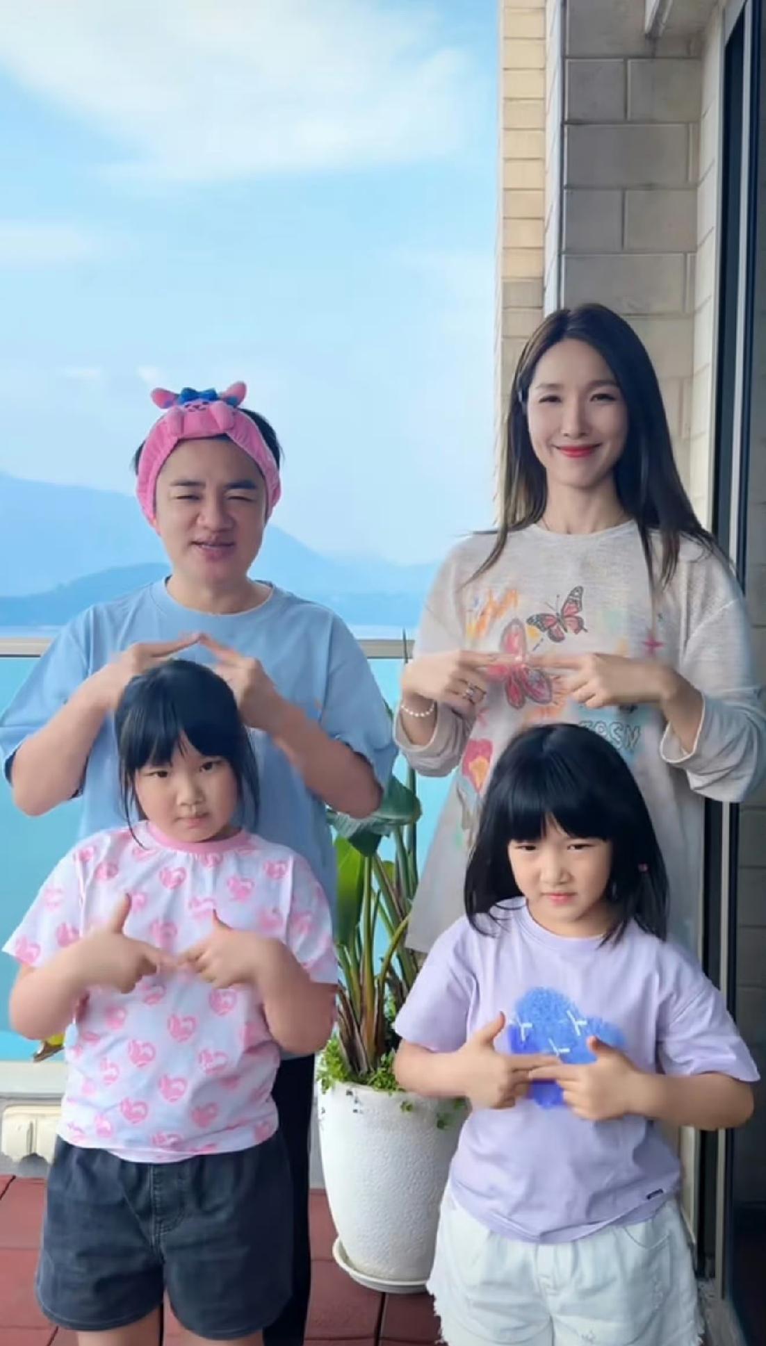 王祖蓝说，我最苦恼的事情，就是我女儿长得太像我，我真的好希望她能遗传她妈妈李亚男