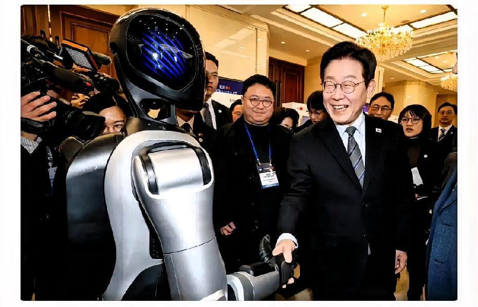 为什么三星的李在镕不跟随李在明访问上海？李在镕没有跟随李在明一同访问上海，并