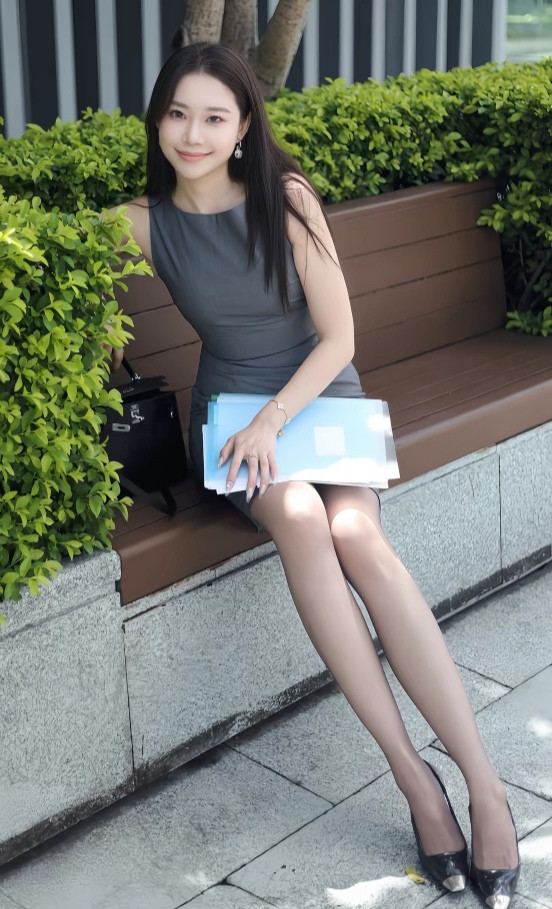 美女销售，好特别