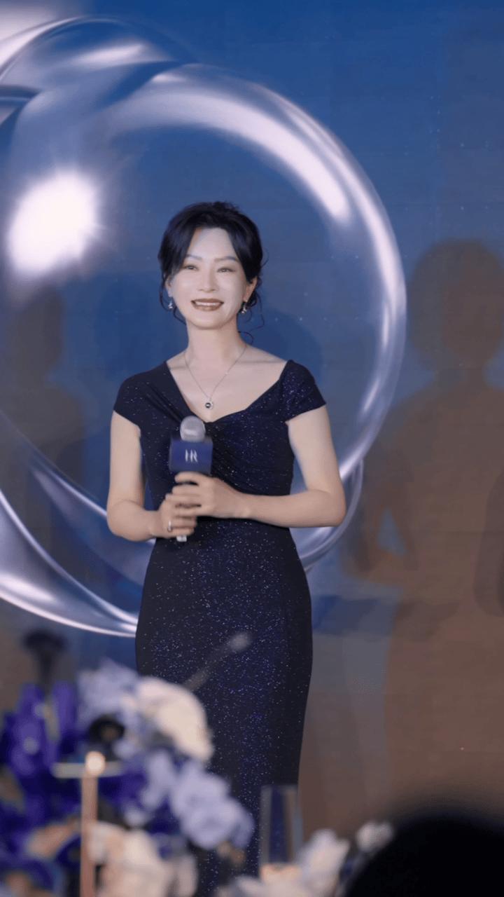 陈数状态听陈数聊护肤、聊经历，才知好状态从无偶然。“把磨砺转化为时光的养料”，