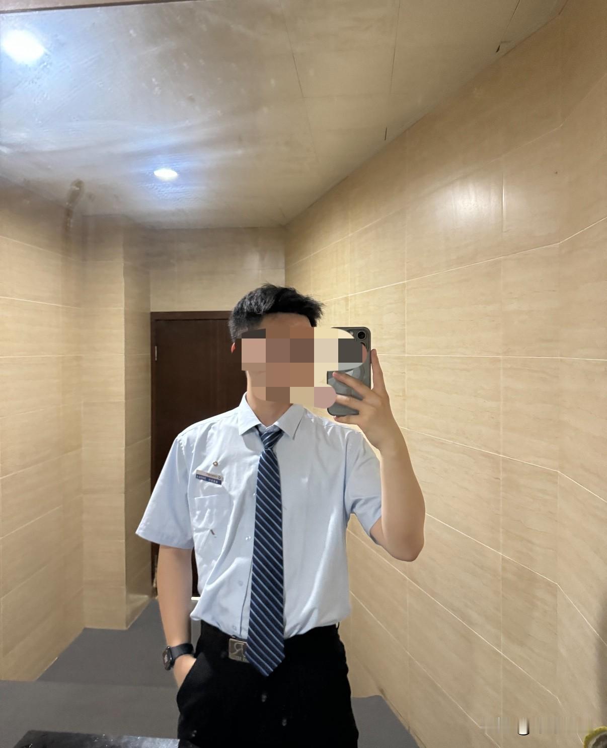 寒不择衣，贫不择妻，原来打光棍都是有原因的。表妹的外甥女刚满三十岁，外形亮眼