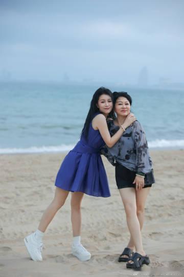 从黄圣依妈妈邓传理和李嘉格妈妈薄永霞的表现来看，《是女儿是妈妈》节目应该是没有剧