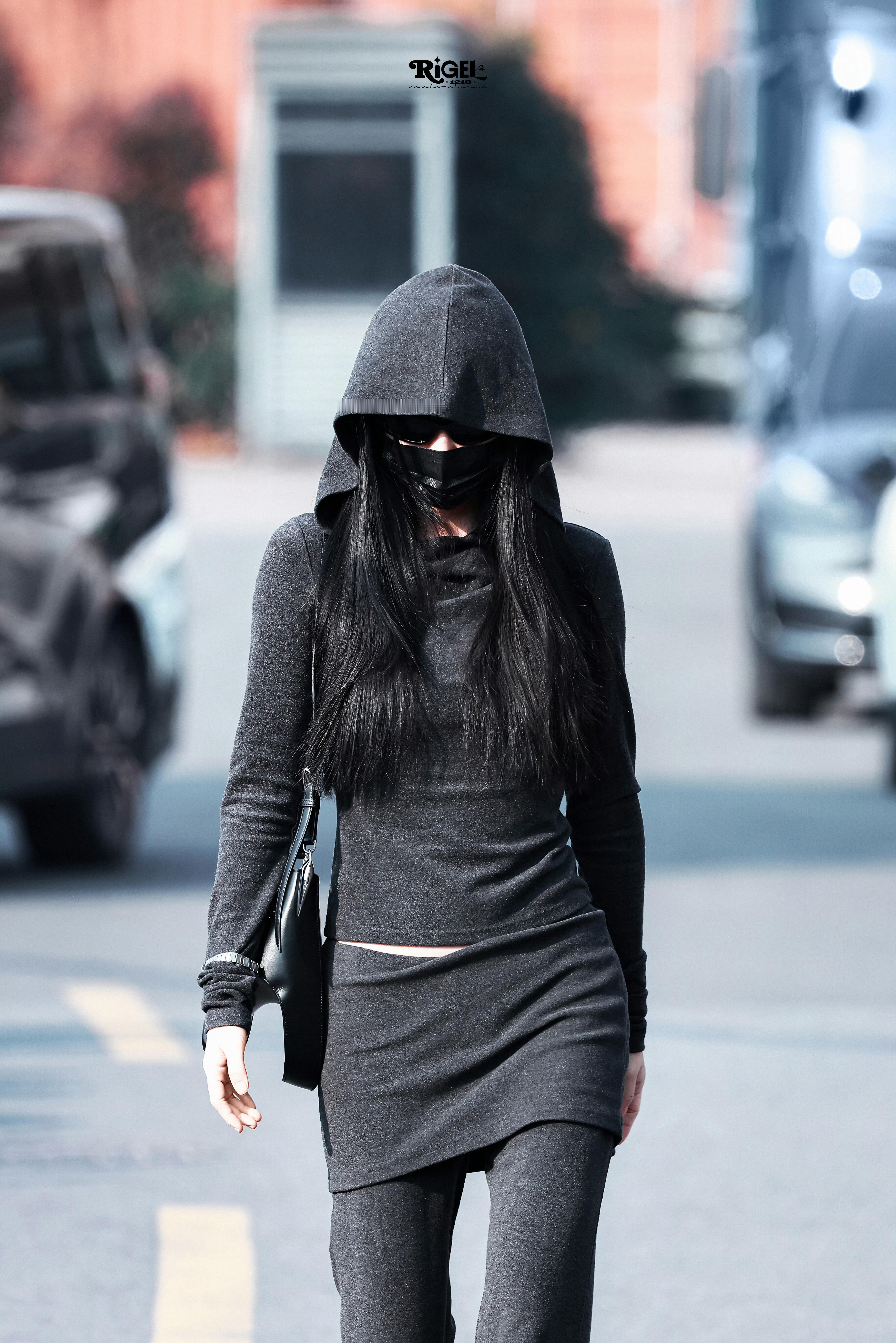 驾驭这套真的需要瘦瘦长长薄薄的格温限时返场🕷️虞书欣格温限时返场虞书欣灰色连帽