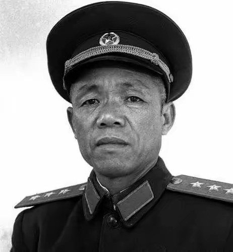 韩先楚其实是志愿军副司令中最不适合当副司令的人选。因为在抗美援朝的五次战役中，韩先楚大多都不在志愿军