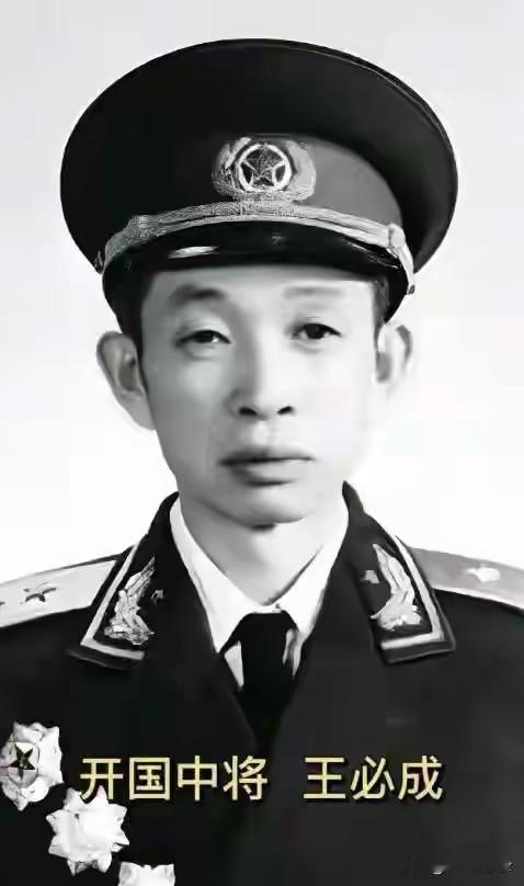 1943年，被俘新四军团长突然现身街头闲逛，旅长一眼识破日军毒计1943年