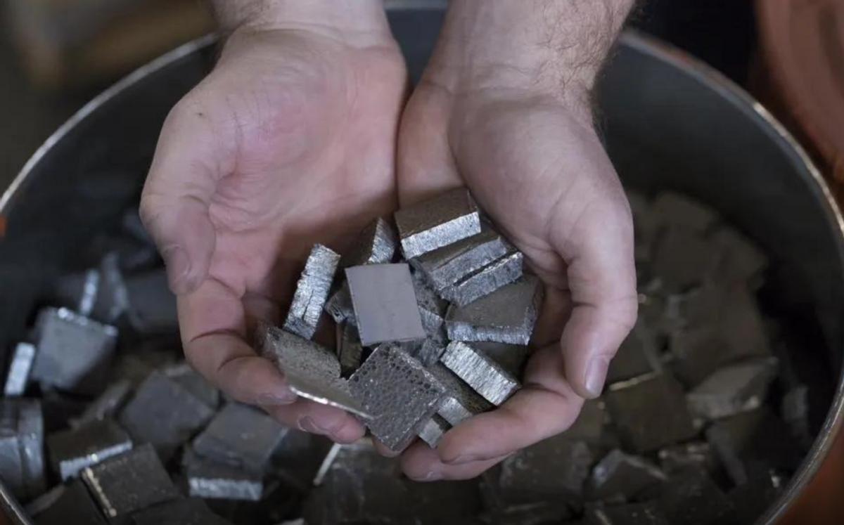 日本五巨头飞北京“求矿”：只剩不到一个月的库存，这次有点急了2026年4月9