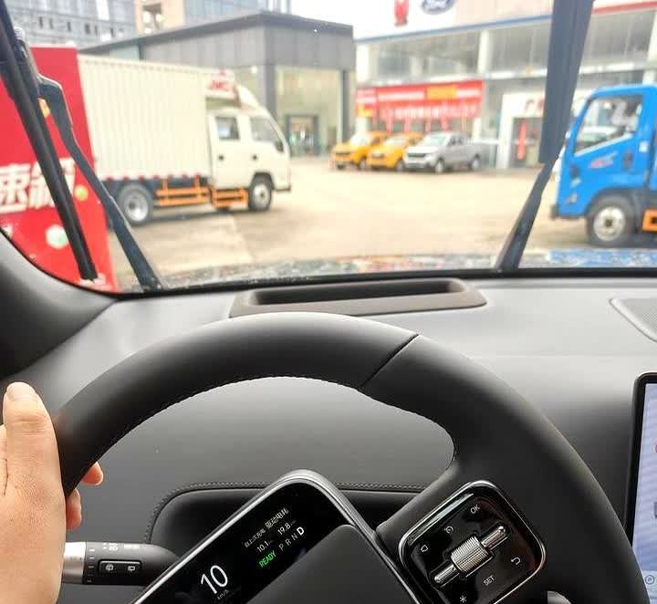 🚗我是试驾完L6后再试驾L9的，最近这段时间我试驾过腾势N9，领克900，问界