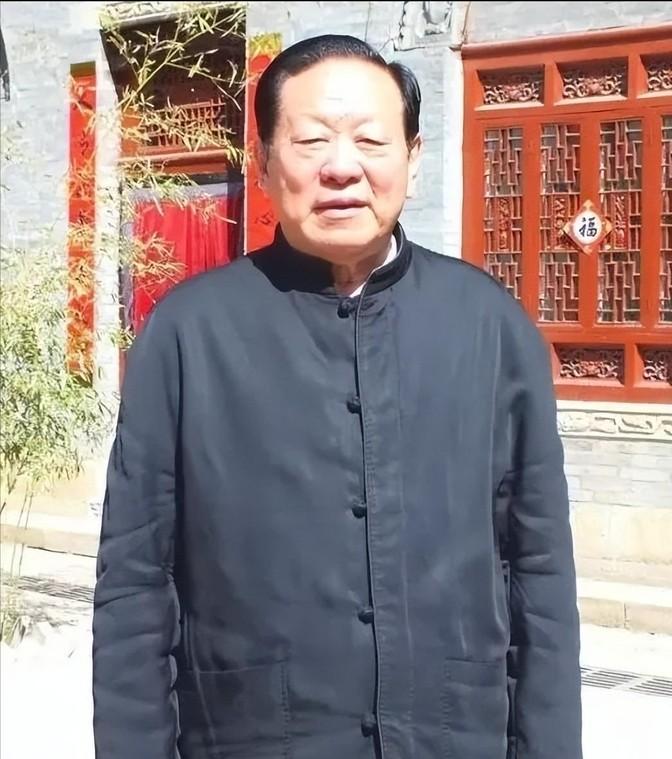 1990年，李鹏总理打电话给国家能源部副部长胡富国：“老胡啊，你夫人怎么在烧锅