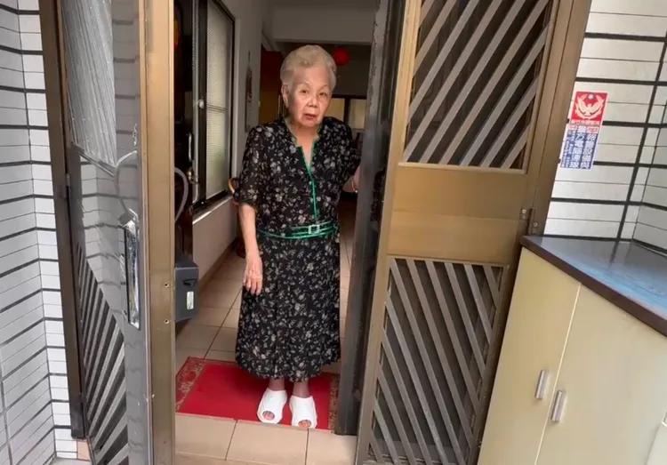 柯文哲解除限制住居可以回新竹老家！柯妈喜极而泣台北地院合议庭今天（23日