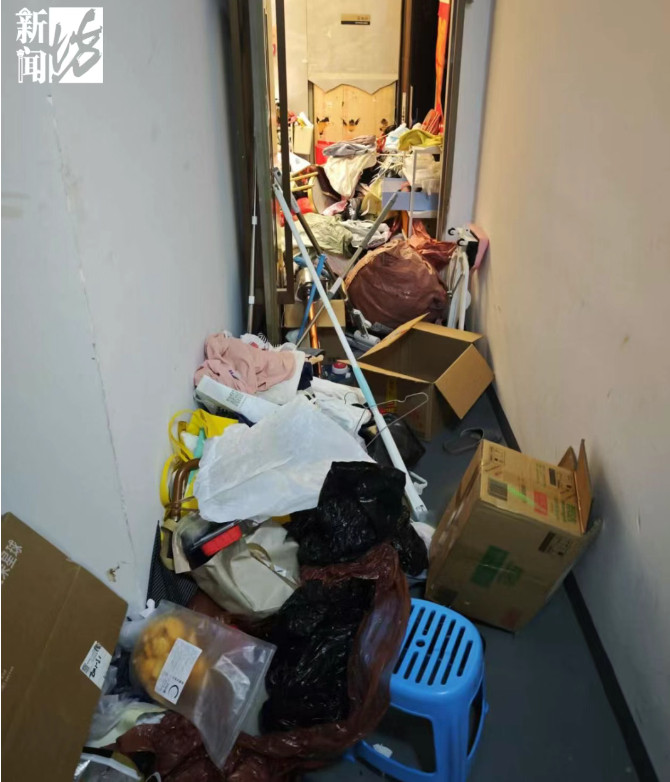 3600万豪宅变垃圾场！上海独居老人疯狂囤积，邻居崩溃卖房逃离