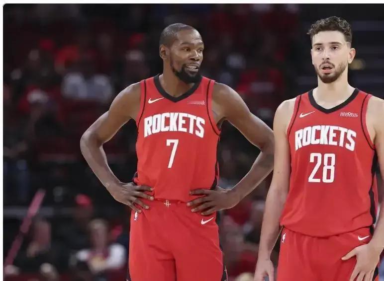 火箭要拿半支队去撬字母哥。申京+阿门+范弗里特，这是管理层憋不住的第一声枪响。