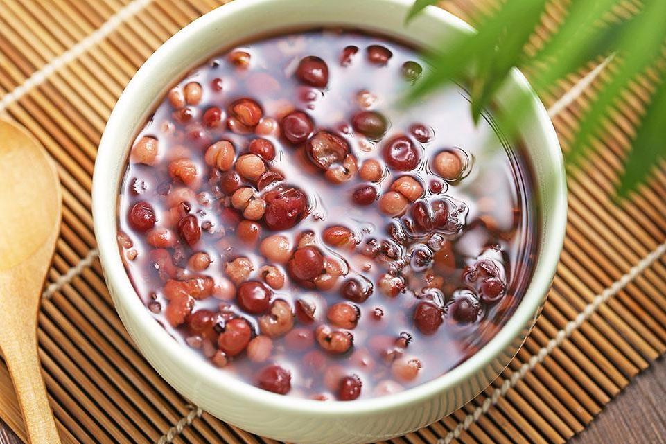 七月不祛湿，八月病缠身！4碗“祛湿汤”连喝15天，湿毒哗哗排一到七月，天气闷热
