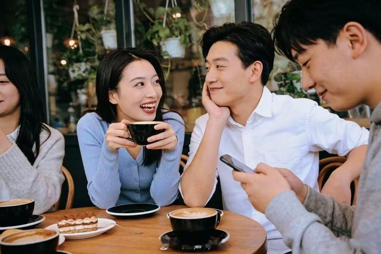 与人相处小玄学：一，第一眼让你感觉不舒服的人，他以后会让你更不舒服。尽量不要与他
