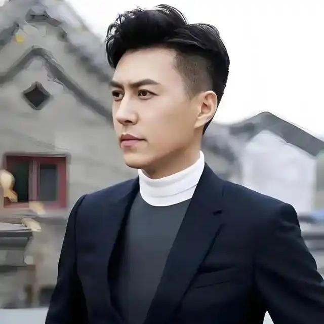 导演李雪说：“当时，《琅琊榜》刚开拍没几天，靳东就开始‘闹情绪’了，跑来告诉我，