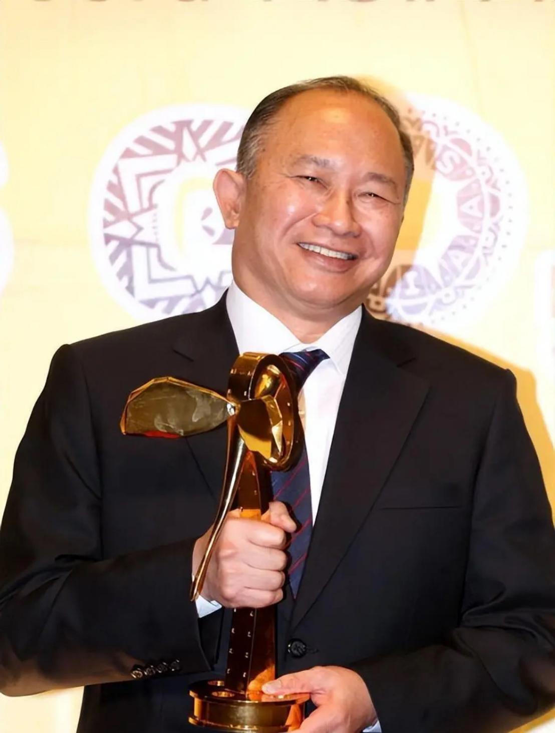 2012年，著名导演吴宇森确诊淋巴癌中期，变卖了北京的房产去美国治病。谁