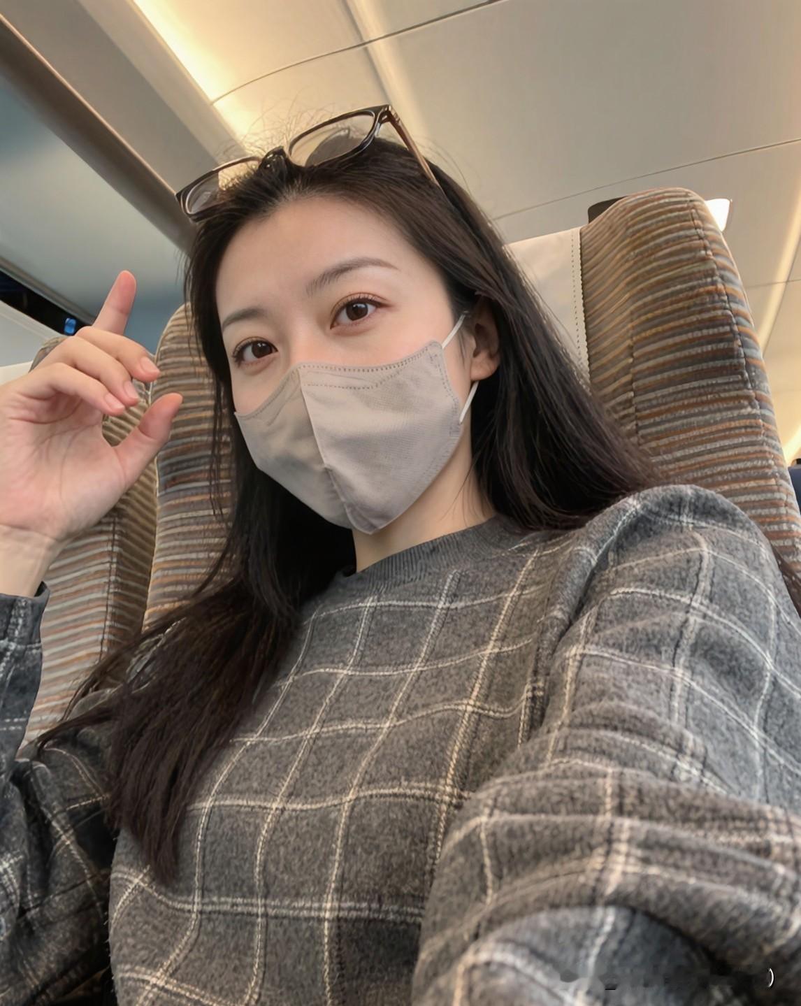 为什么有人总在关系里患得患失，有人却活得潇洒自在？答案就六个字：我明牌，