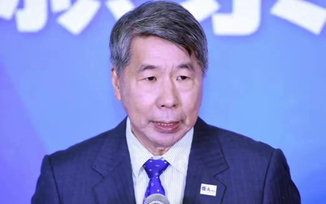张亚中骂国民党骂得真好！骂国民党只有屁股没有大脑。显然，张亚中要选党主席，被国