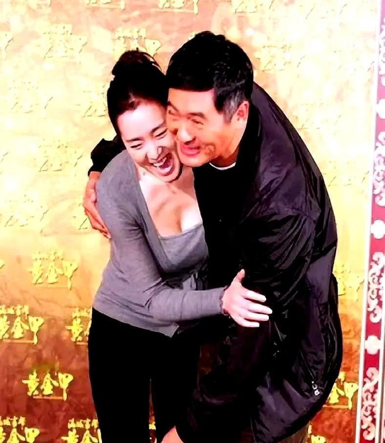 被骂了18年的“烂片”，怎么突然就翻身了？你还记得当年怎么骂《黄金甲》的吗