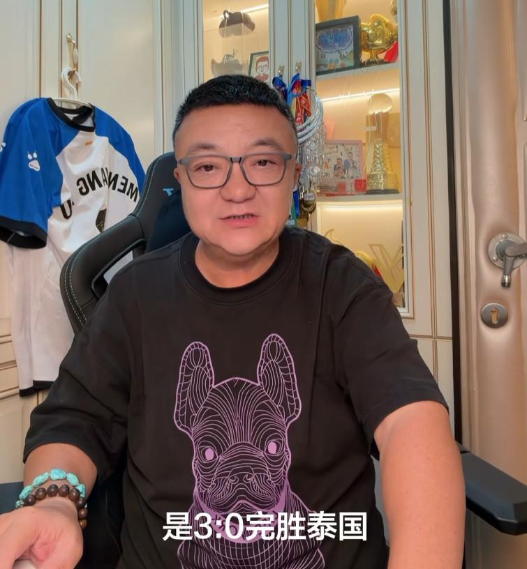 太强了，国足终于战胜泰国队，闯进了本届亚运会四强！董路在直播中表扬了国足的表