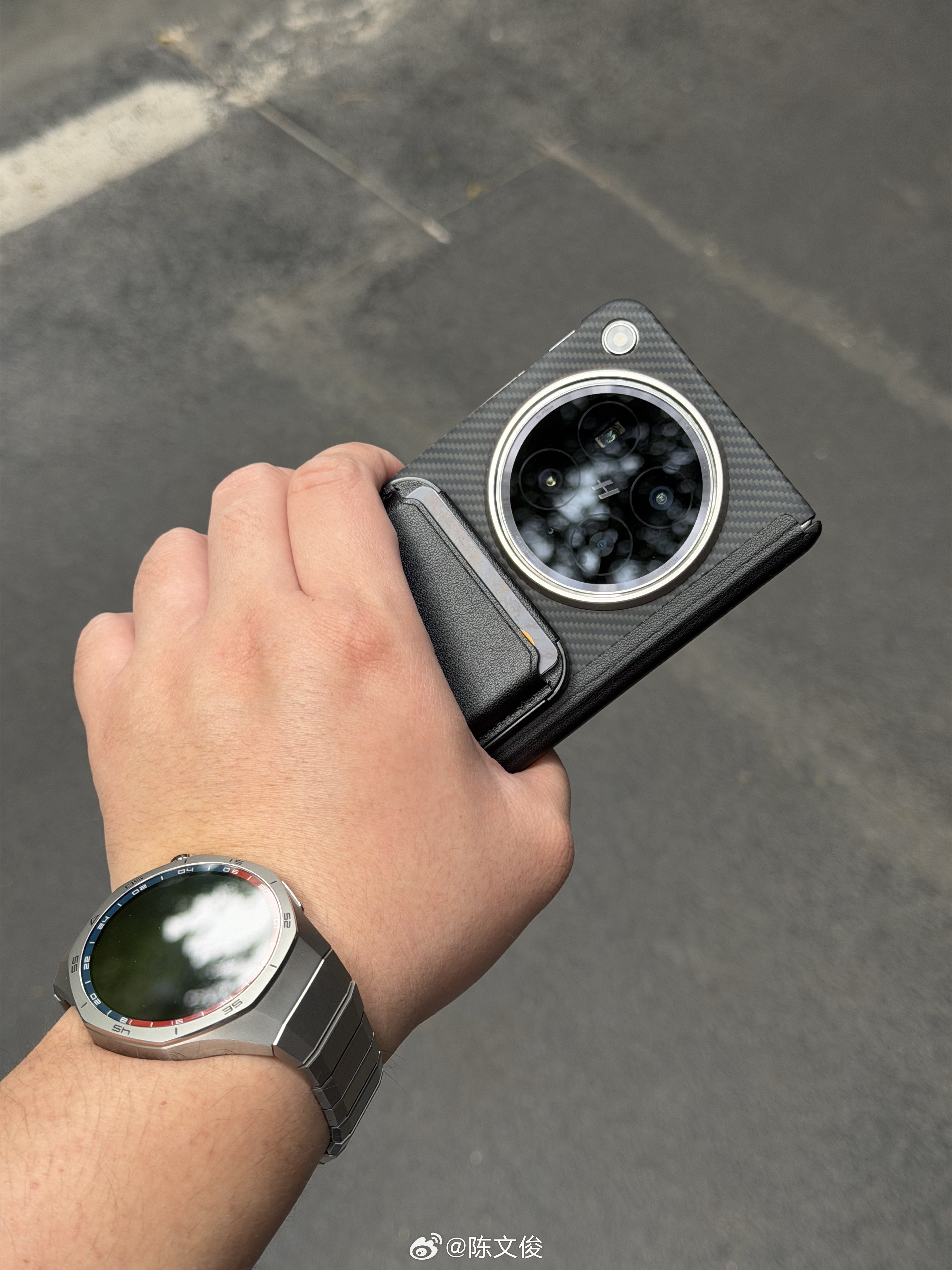 贴上卡套之后手感居然感觉更好了