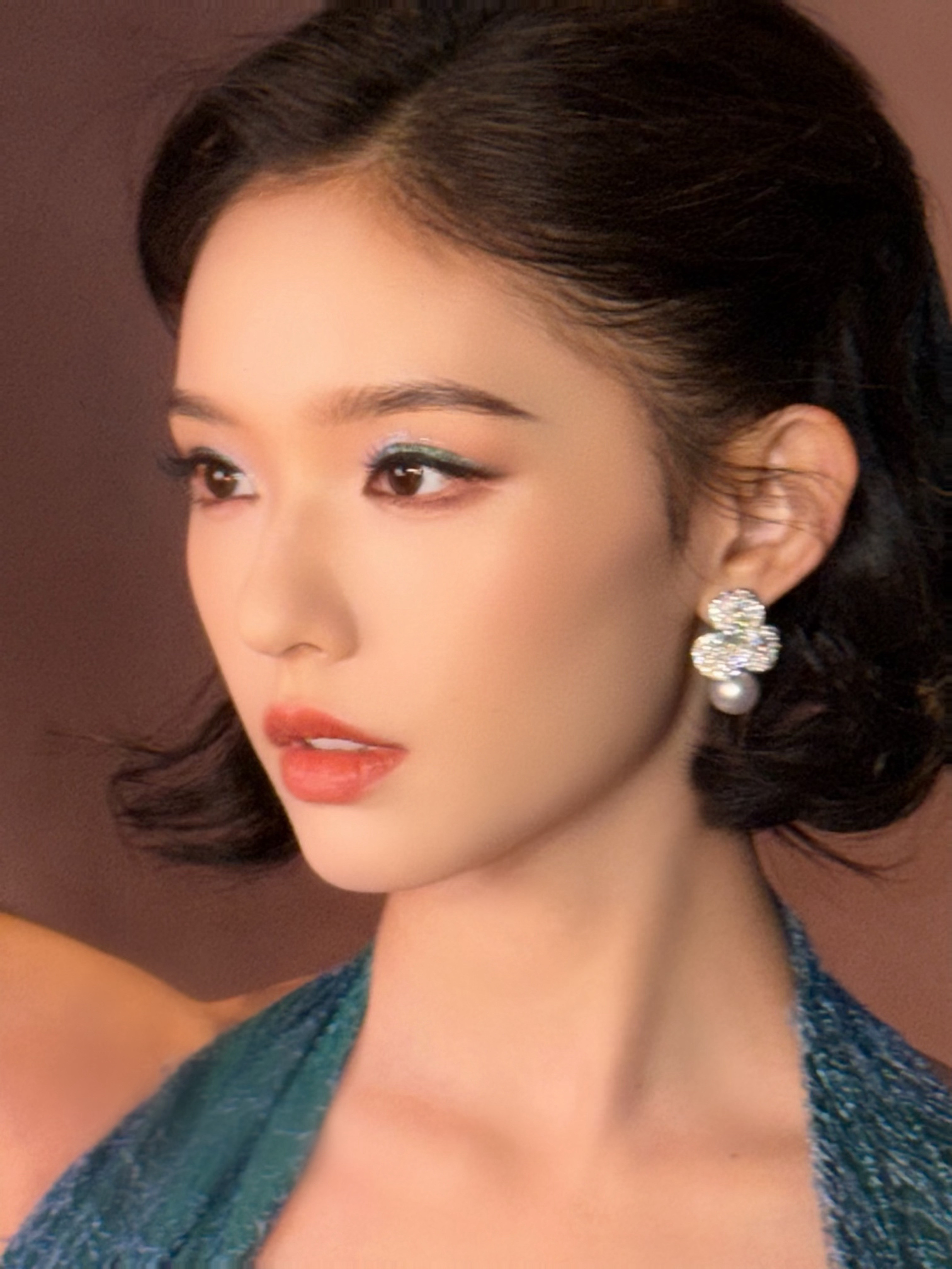 摄影师发布了林允W年度光影盛典定妆照，出图又快又好看林允W盛典出图速度