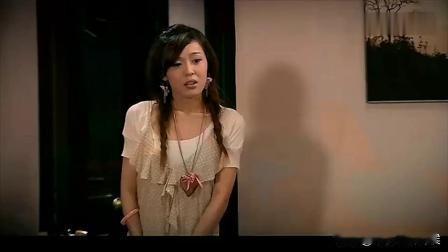 女邻居是名大夫，有职业病。她不厌其烦，总是问我有没有过危险性生活？我说没有啊