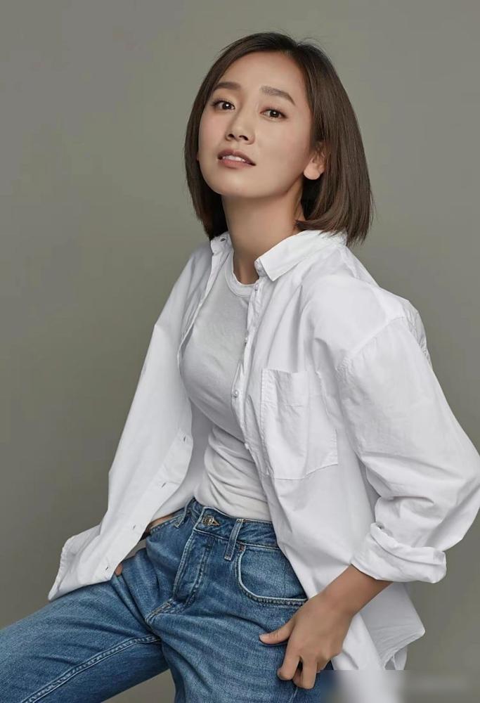 谭松韵新剧《我的山与海》爆了，但她演的女主，被观众指着鼻子骂“像体验生活的学生”