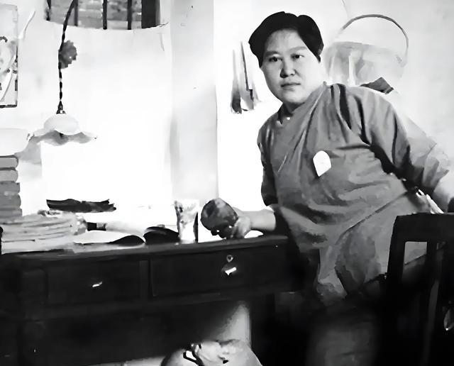 1935年11月13日,一女子走到孙传芳背后,朝着孙传芳后脑勺便是一枪,孙传芳立