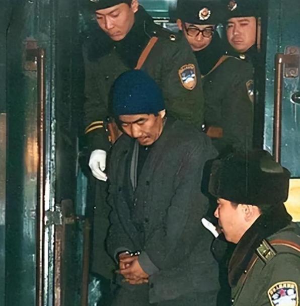 90年代，国门渐开，交流频繁，却也给了境外势力渗透之机。就在石家庄这座普通城市，