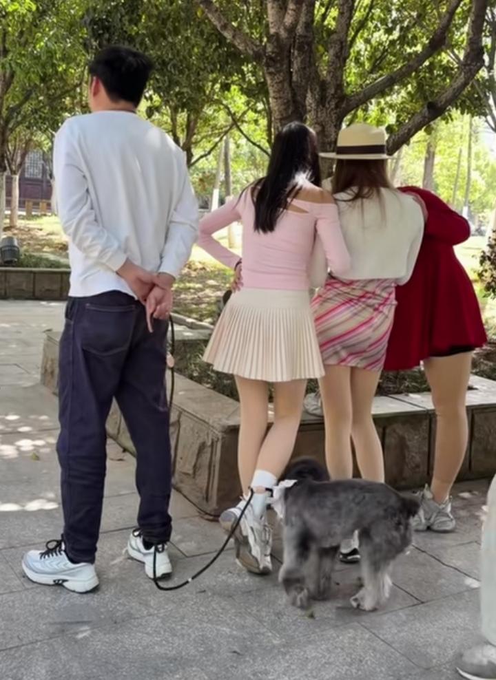 遛人还是遛狗？缘分就是这么来的！