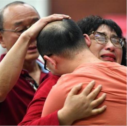 陕西一女子1988年丢了儿子，为了找娃，她跟丈夫离了婚。32年后，她终于在四川找