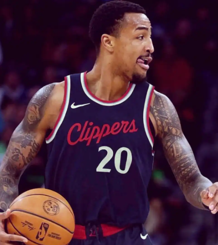 这赛季柯林斯的表现应该是全联盟都吃香的四号位拼图了吧，能空切，能投三分，能护框，