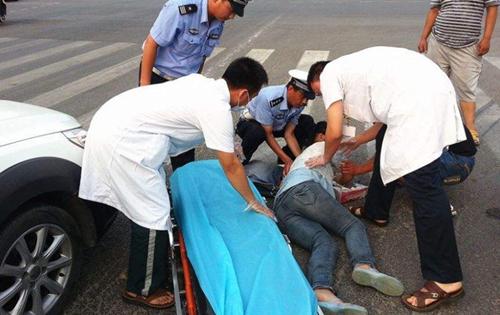 坏事变好事, 孕妇怀孕9个月被三轮车撞倒, 竟无意中救了孩子性命