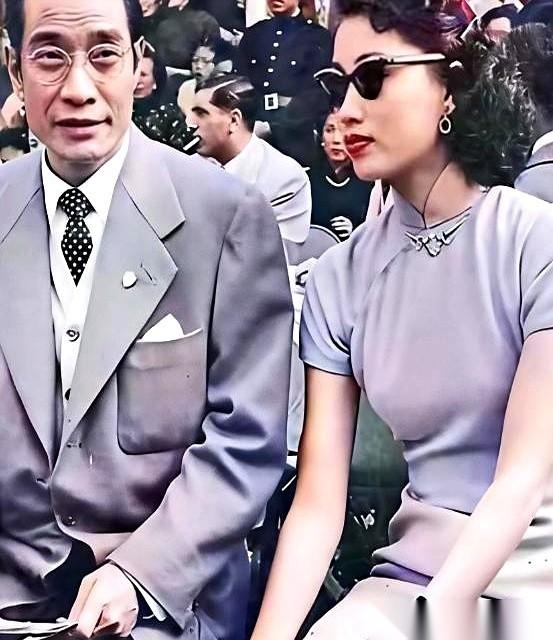 很多年后，粤剧一代宗师红线女，将自己的三个子女叫到了跟前，随后平静地扔下一句话：