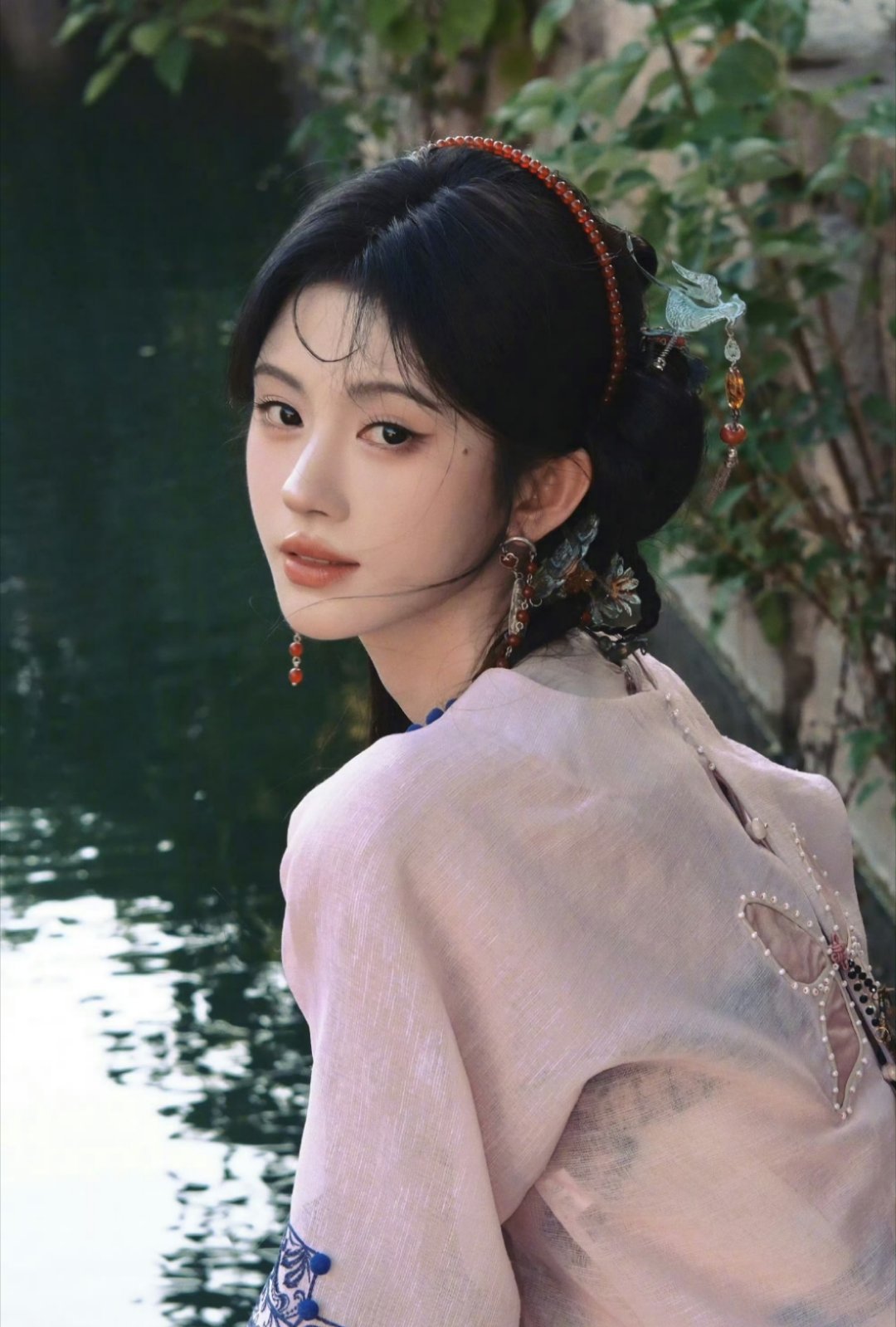 鞠婧祎拍到了七彩祥云呀是我们阿黛呀好可爱！好运来来来来战必爆！